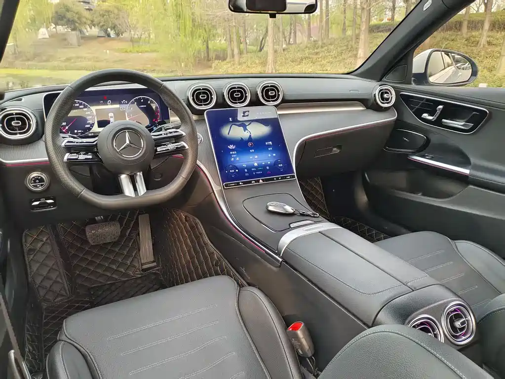 Mercedes-Benz C-Class 2023 — фото 8
