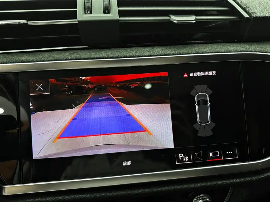 Audi Q3 2022 — фото 14