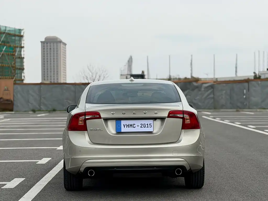 Volvo S60 2017 — фото 19