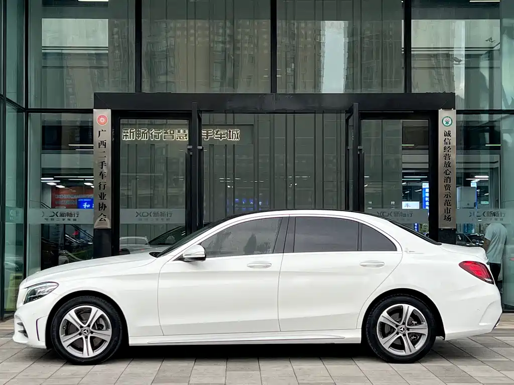 Mercedes-Benz C-Class 2019 — фото 4