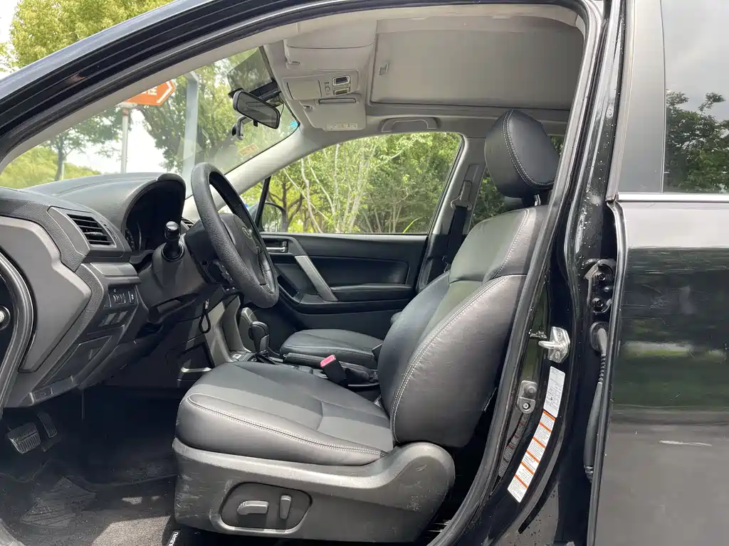 Subaru Forester 2015 — фото 9