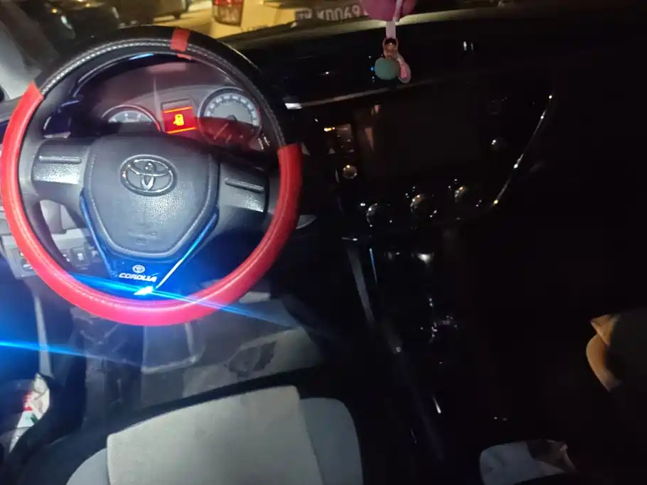 Toyota Corolla 2017 — фото 12