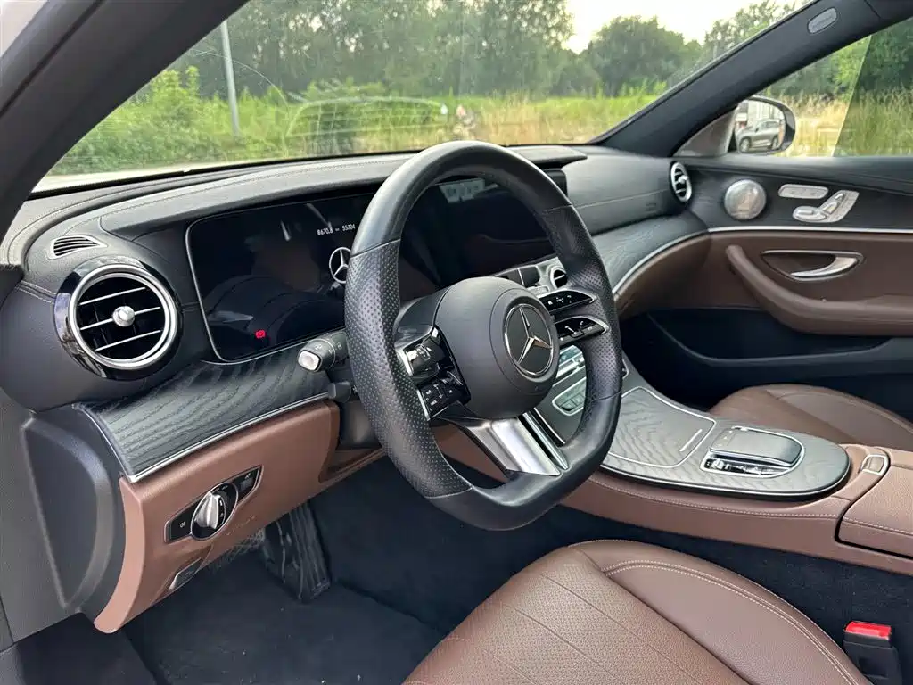 Mercedes-Benz E-Class 2021 — фото 13