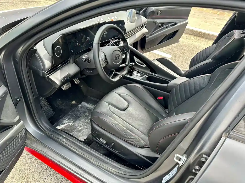Hyundai Elantra 2023