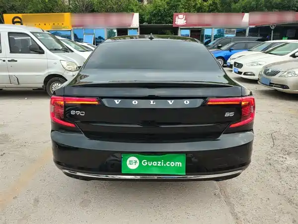 Volvo S90 2023