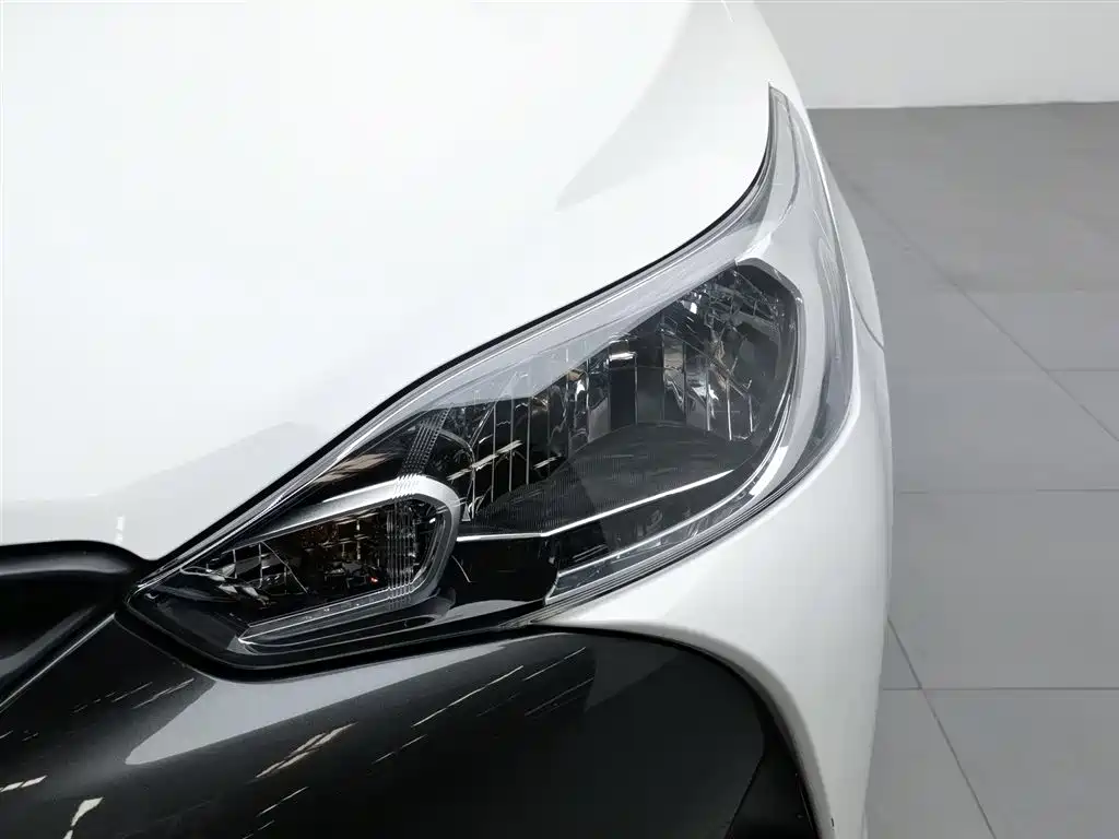 Toyota Yaris L 2020 — фото 7