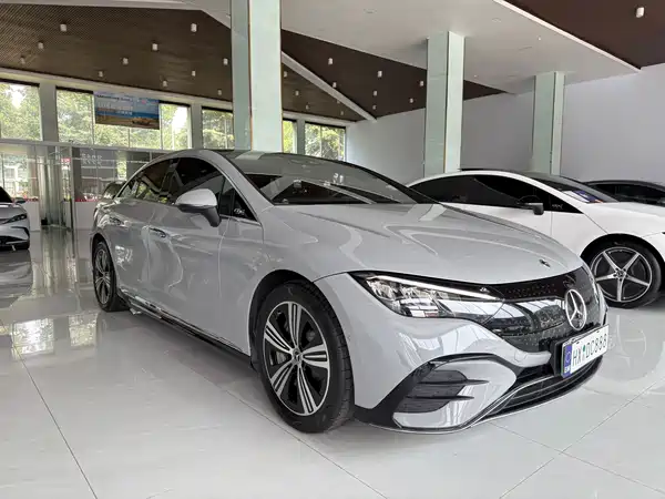 Mercedes-Benz EQE 2024