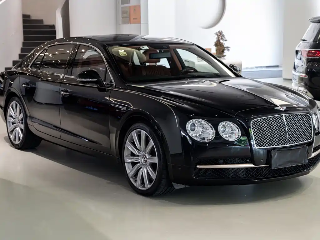 Bentley Flying Spur 2018 — фото 3