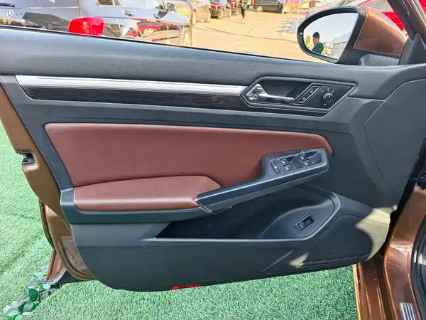 Volkswagen Lamando 2015