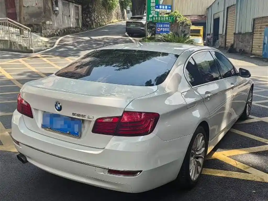 BMW 5 Series 2016 — фото 9