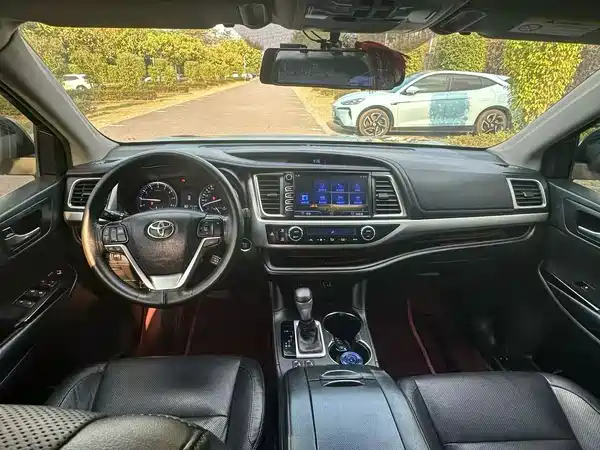 Toyota Highlander 2015