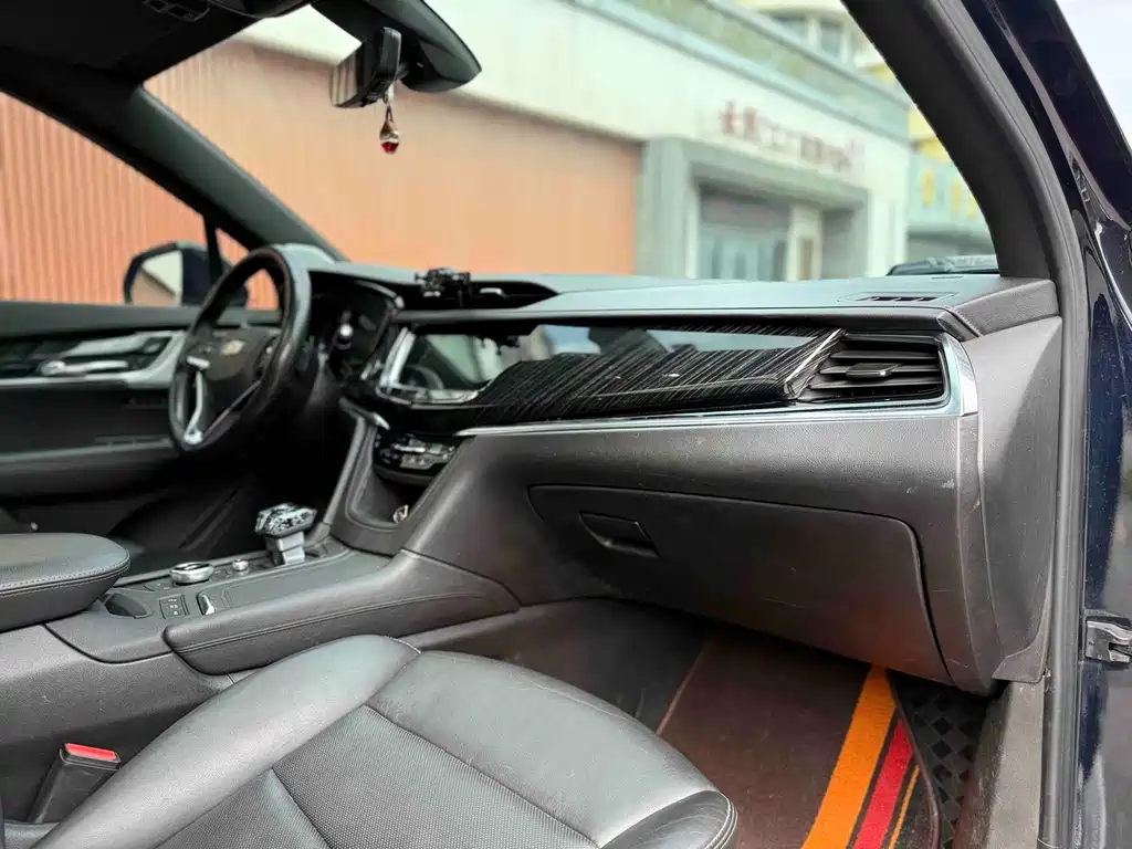 Cadillac XT6 2022 — фото 11