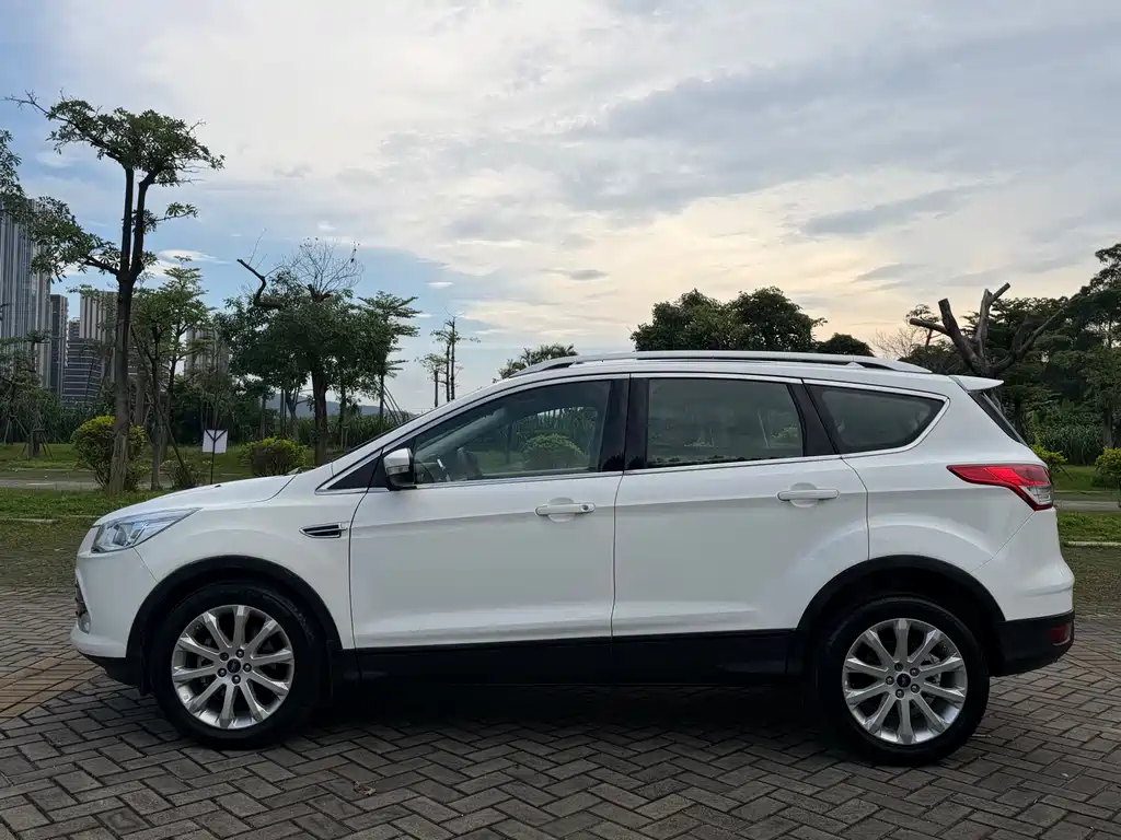 Ford Kuga 2016 — фото 7