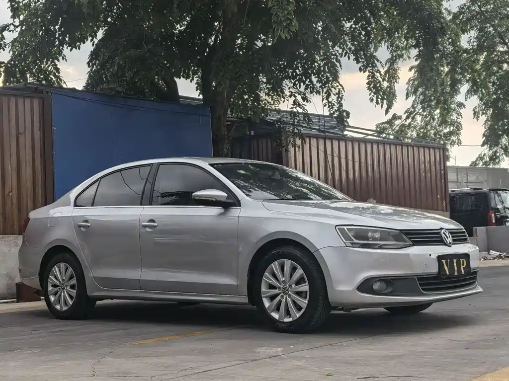 Volkswagen Sagitar 2014