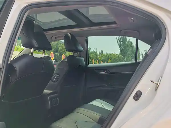 Toyota Camry 2021