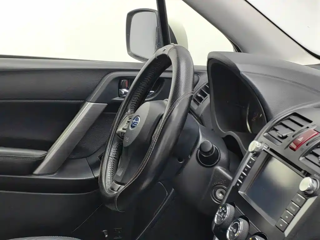 Subaru Forester 2015 — фото 22