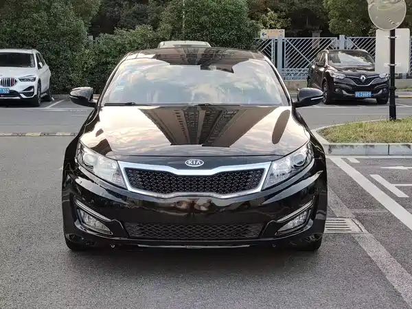 Kia K5 2011