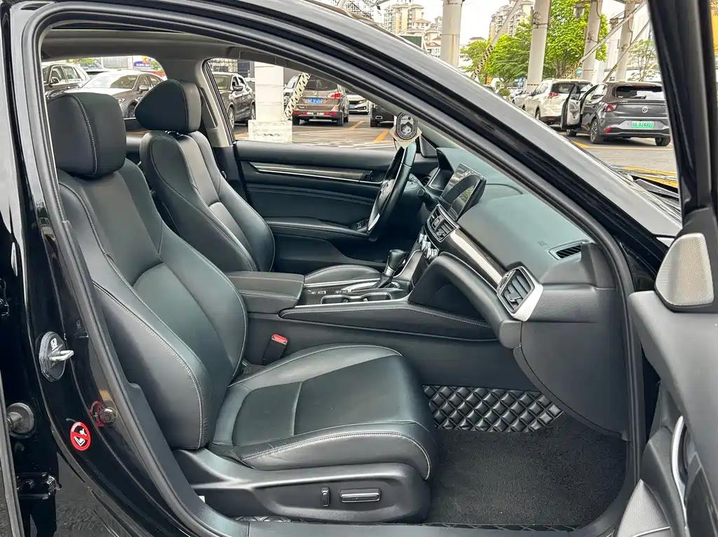 Honda Accord 2022 — фото 12