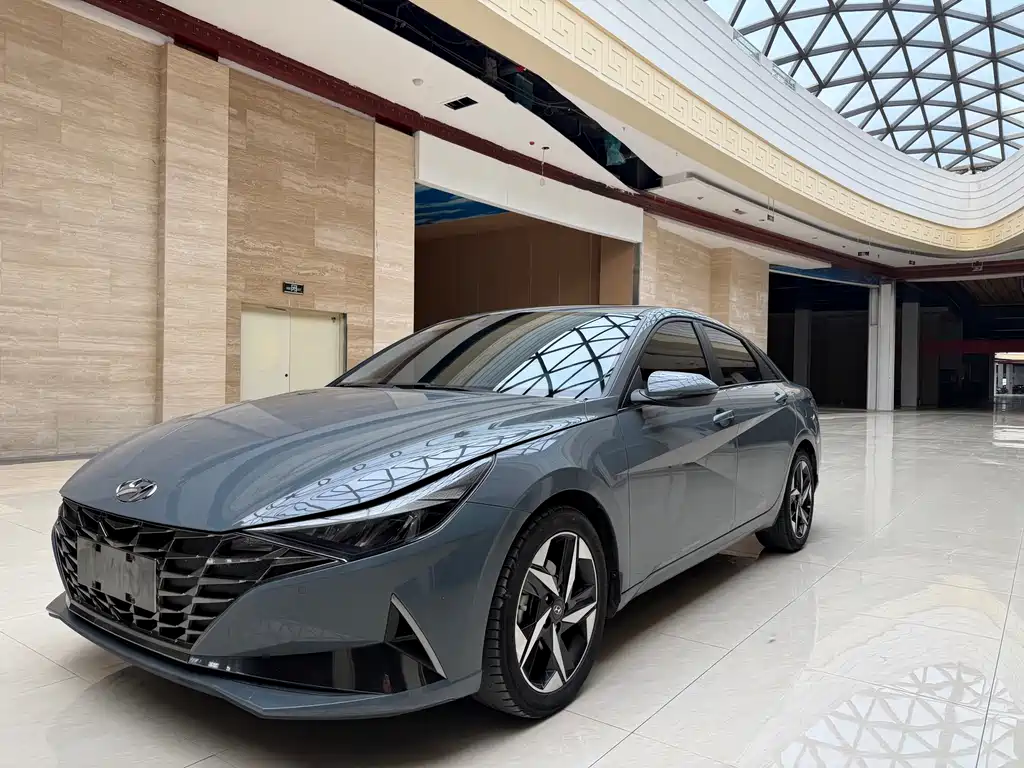 Hyundai Elantra 2022