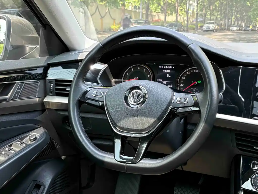 Volkswagen Passat 2019 — фото 17