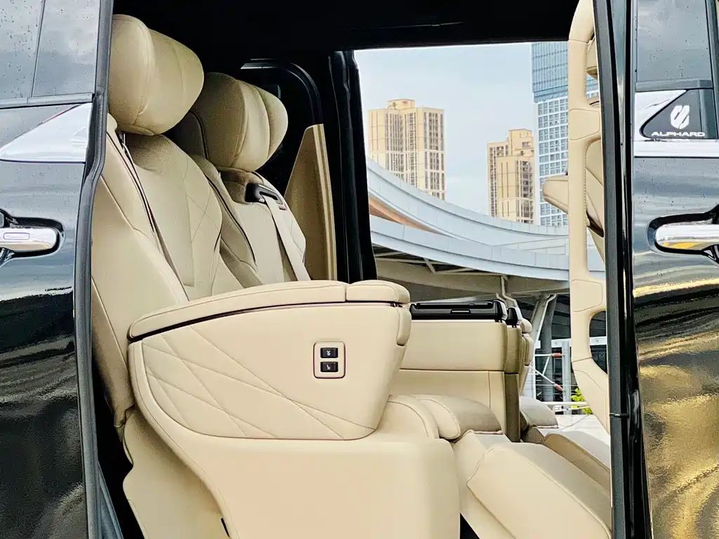 Toyota Alphard 2024