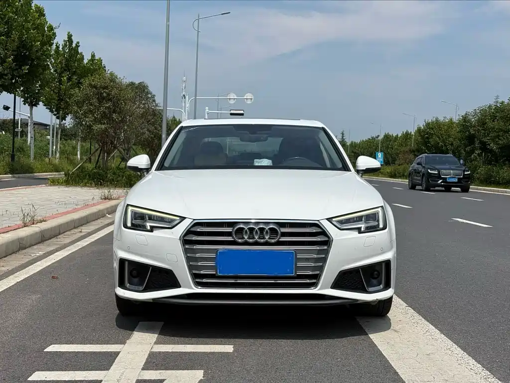 Audi A4L 2019