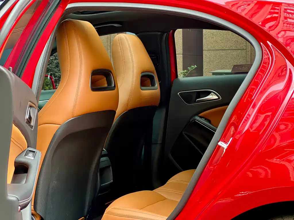 Mercedes-Benz A-Class 2018 — фото 15