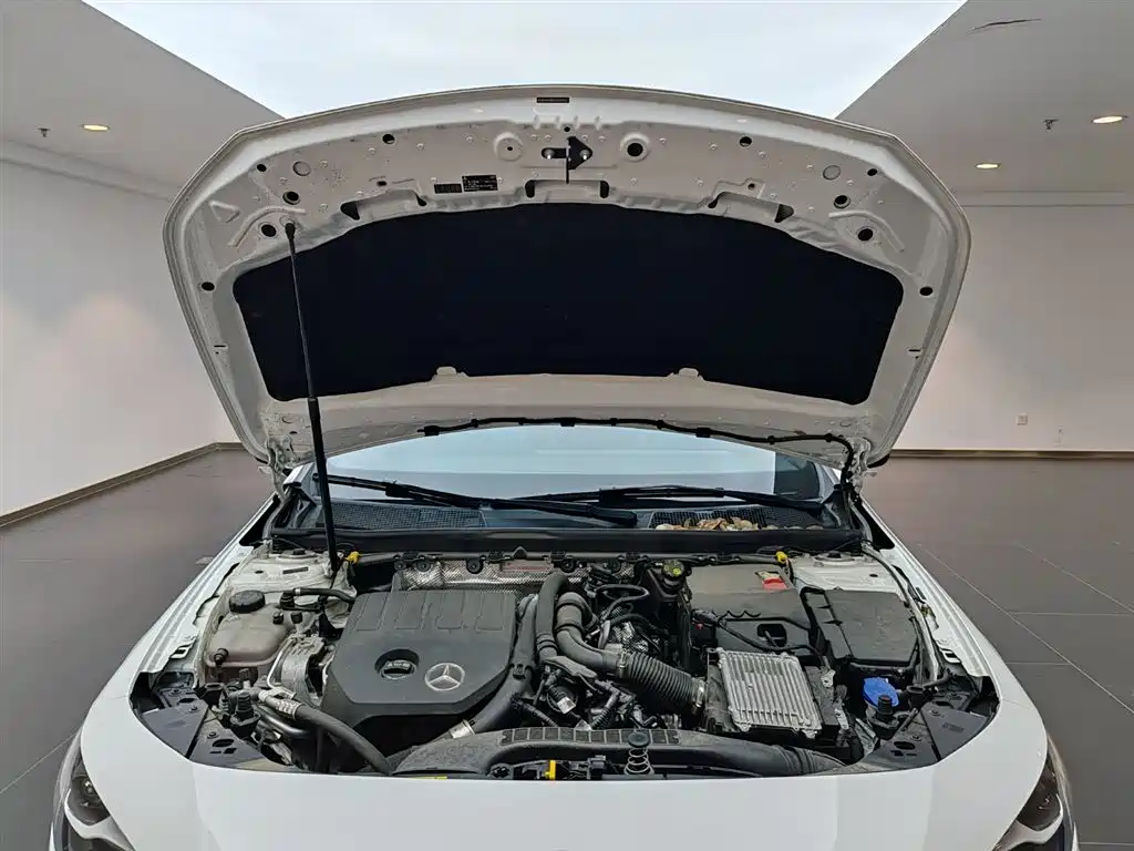 Mercedes-Benz CLA 2025 — фото 13