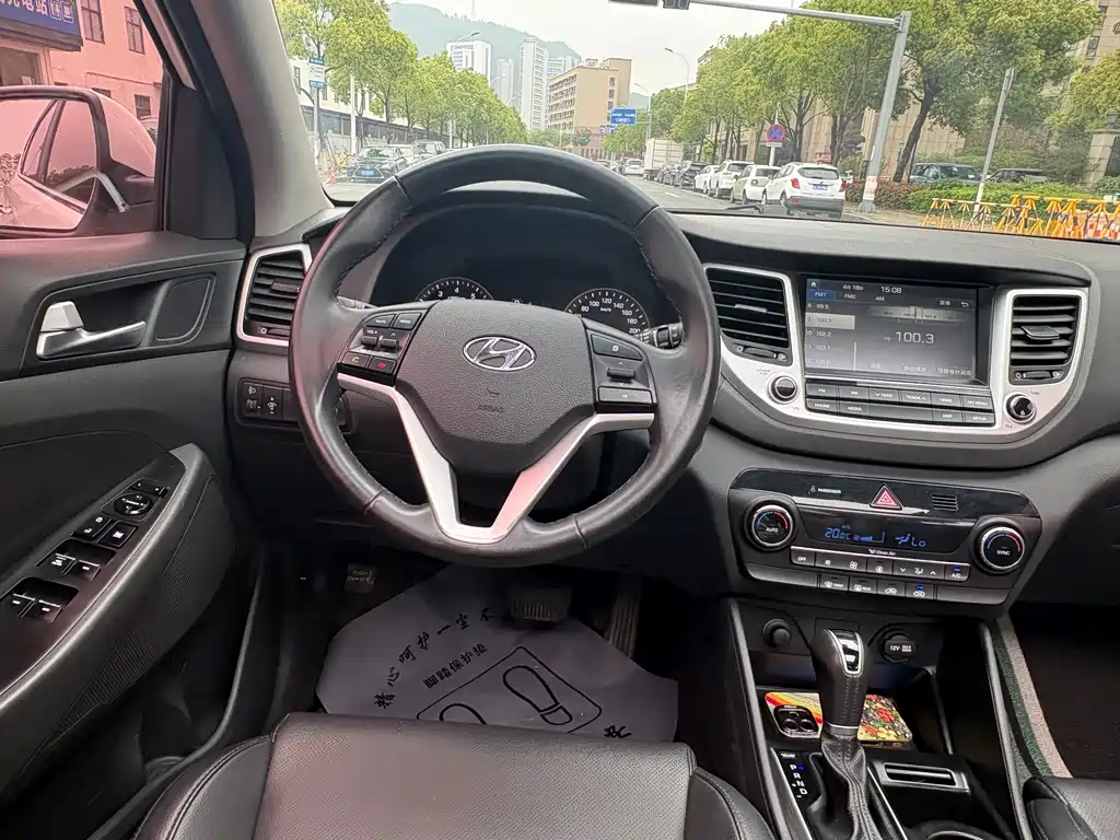 Hyundai Tucson 2017 — фото 14