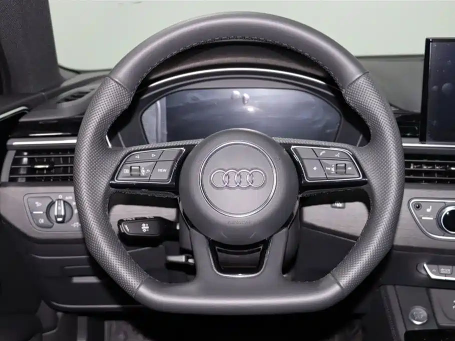 Audi A4L 2024 — фото 10