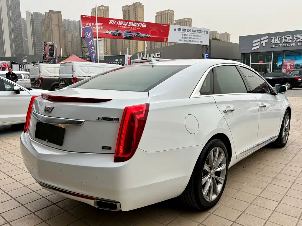 Cadillac XTS 2015 — фото 26