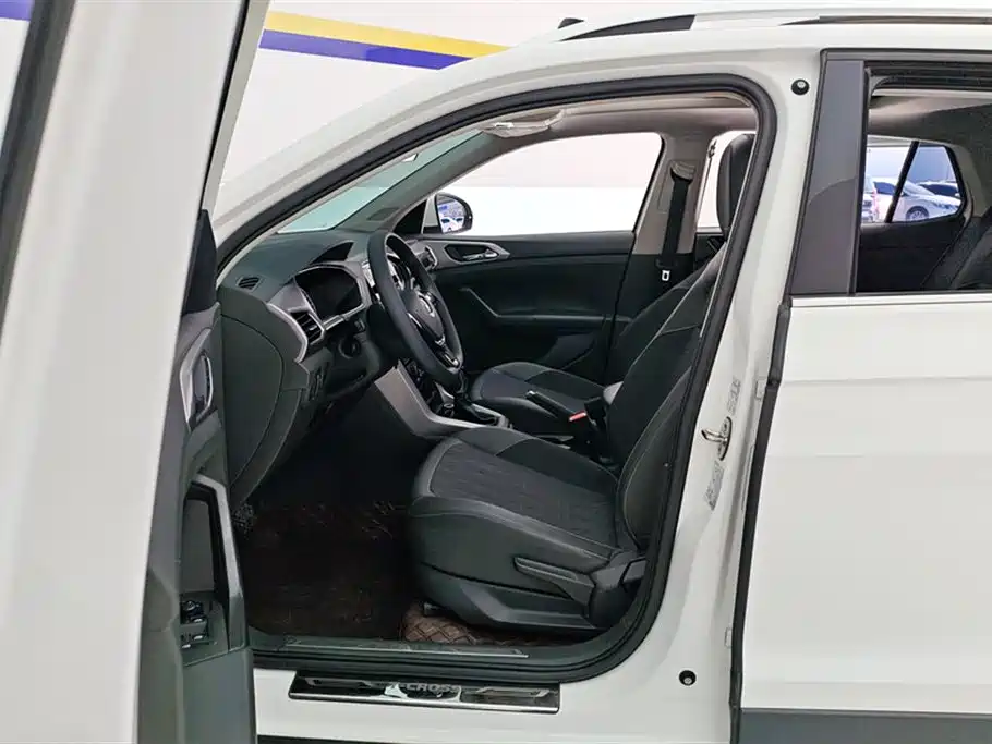 Volkswagen T-Cross 2020 — фото 9