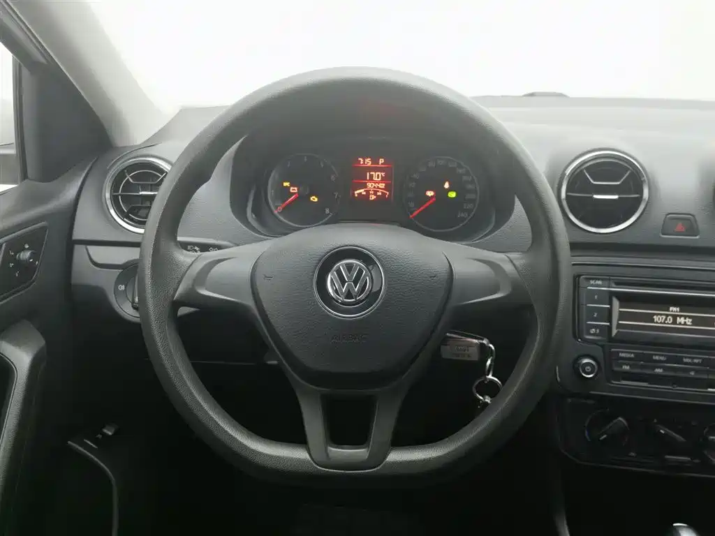 Volkswagen Jetta 2018 — фото 11