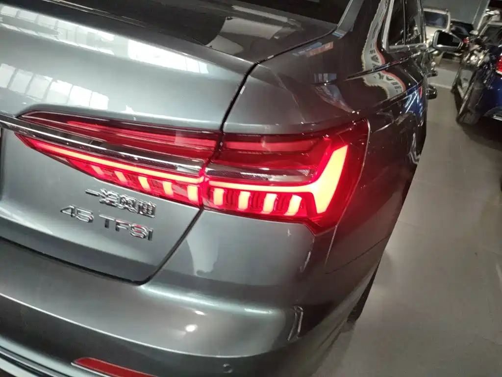 Audi A6L 2021 — фото 24