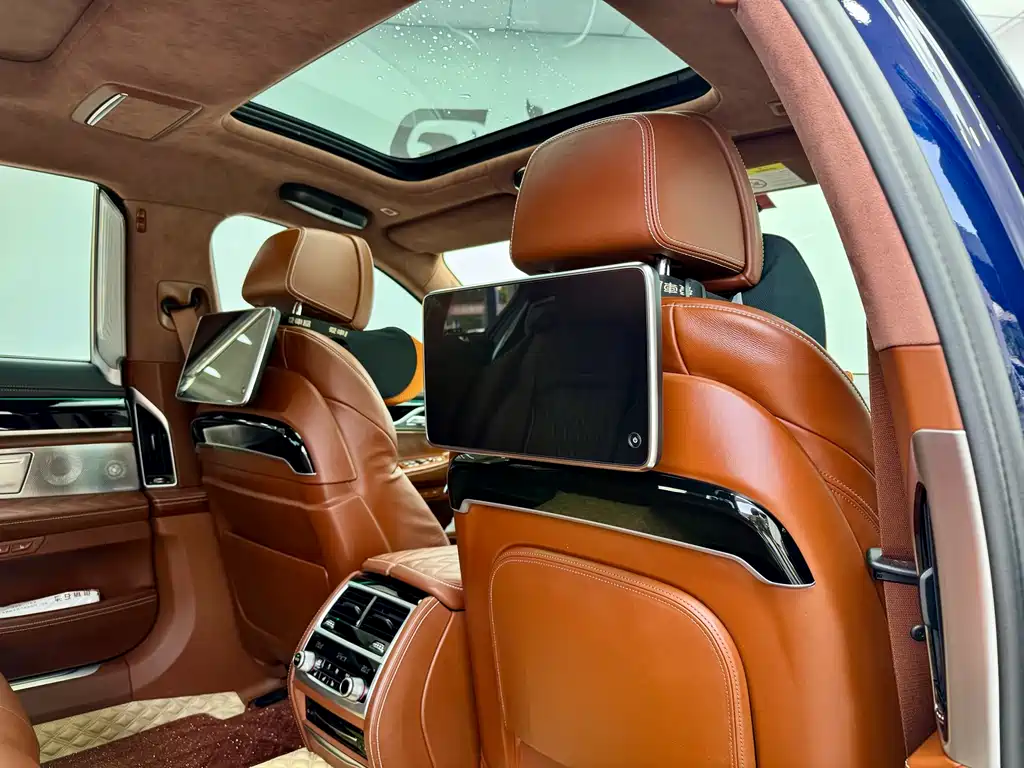 BMW 7 Series 2022 — фото 10