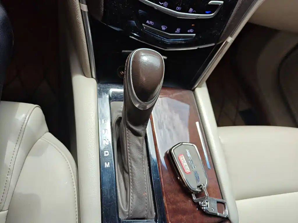 Cadillac XTS 2017 — фото 14