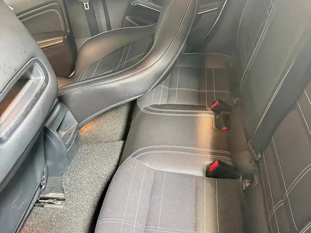 Mercedes-Benz A-Class 2015