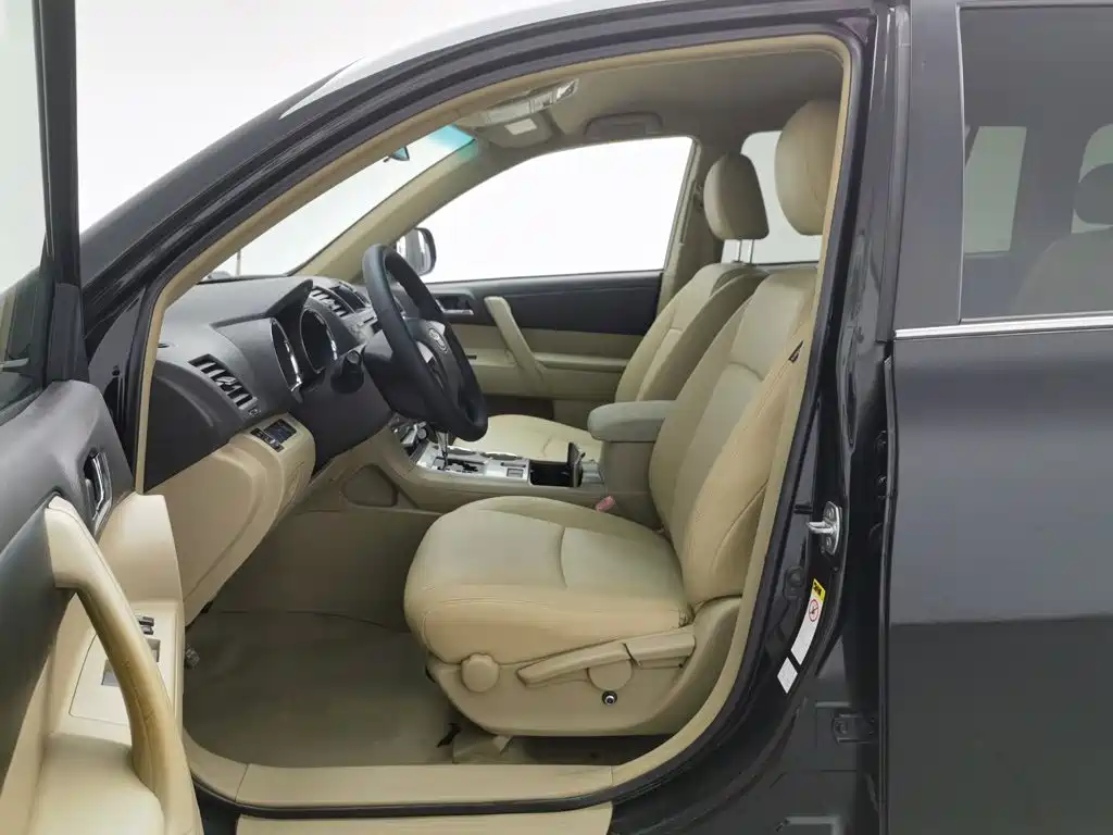 Toyota Highlander 2012 — фото 10