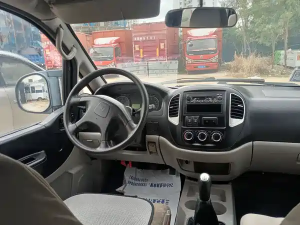 Dongfeng Lingzhi 2015