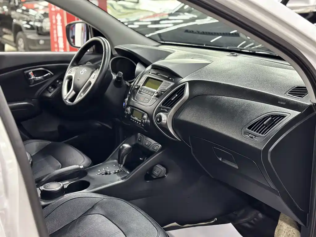 Hyundai ix35 2014 — фото 10