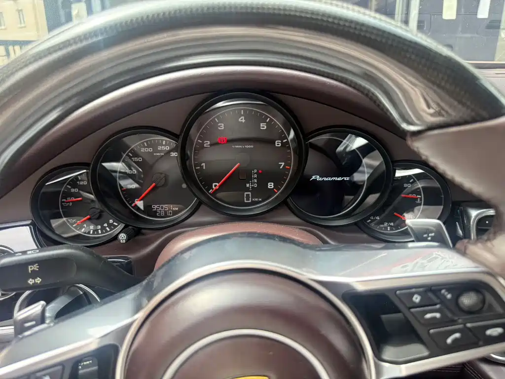 Porsche Panamera 2015 — фото 12