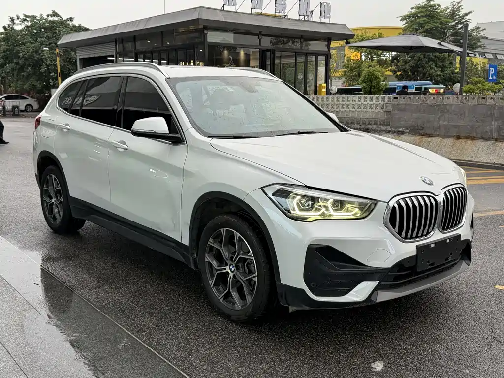 BMW X1 2021 — фото 3