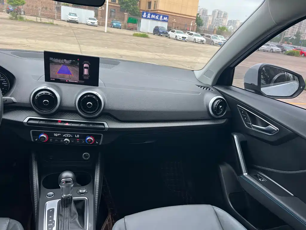 Audi Q2L 2022