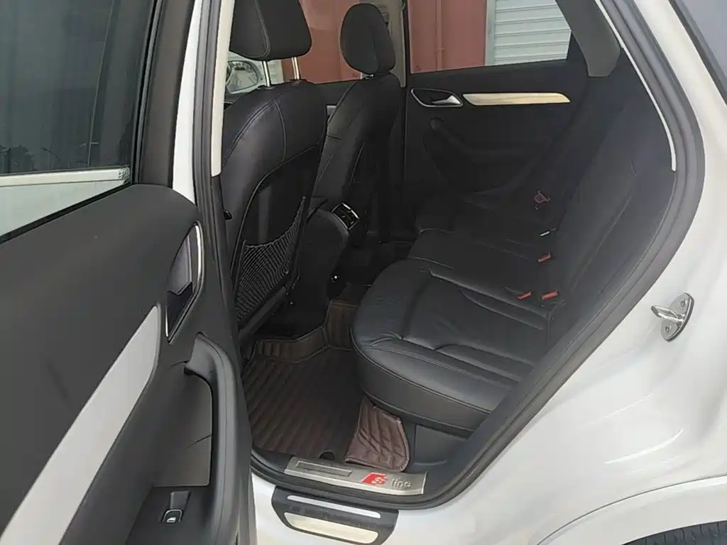 Audi Q3 2014 — фото 17