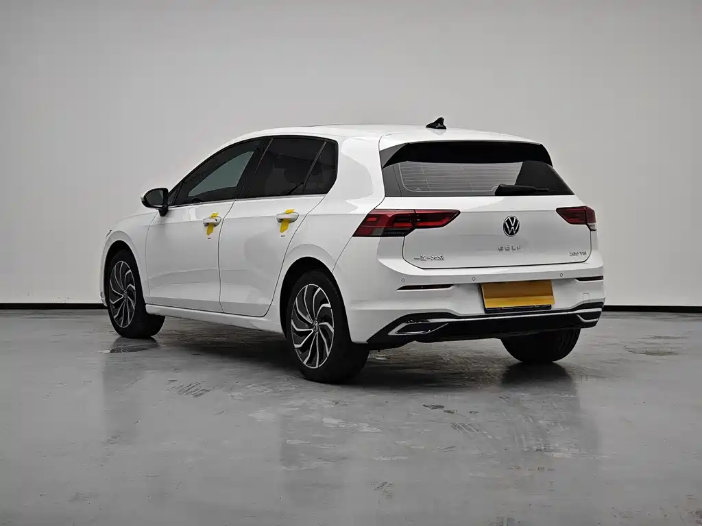 Volkswagen Golf 2024