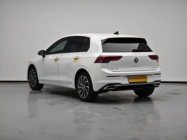 Volkswagen Golf 2024