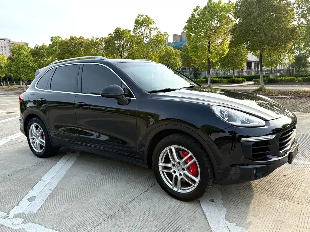 Porsche Cayenne 2016 — фото 3