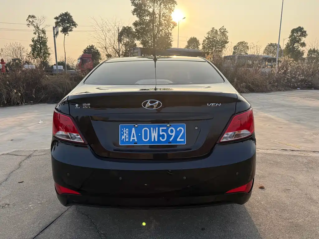 Hyundai Verna 2015 — фото 5