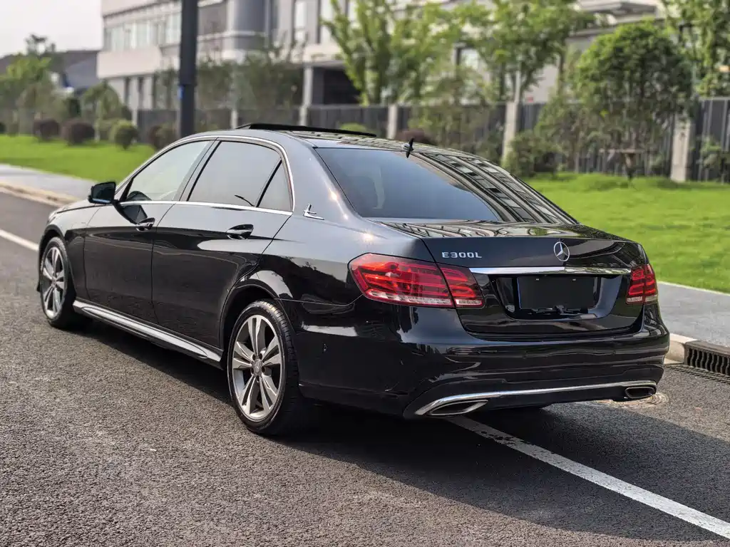 Mercedes-Benz E-Class 2015
