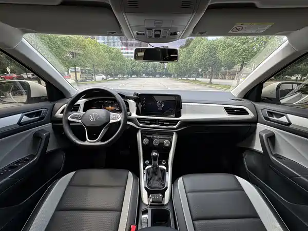 Volkswagen T-Roc 2023